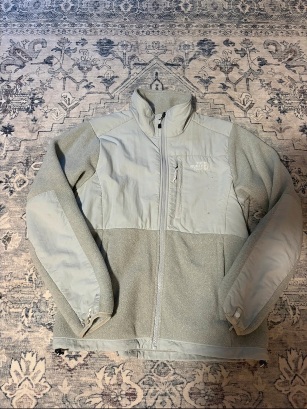 The North Face Women’s Light Gray Fleece Jacket